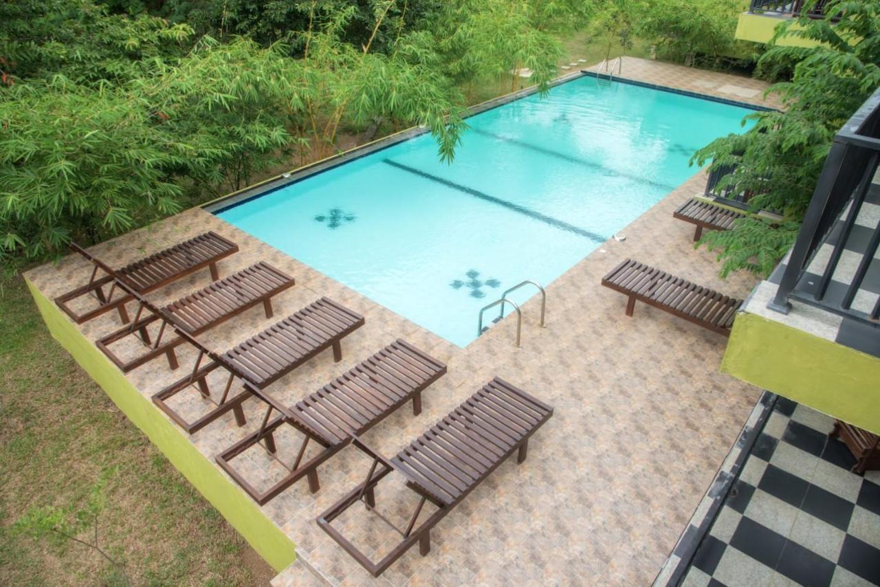 Hotel Golden Ray دامبولا المظهر الخارجي الصورة
