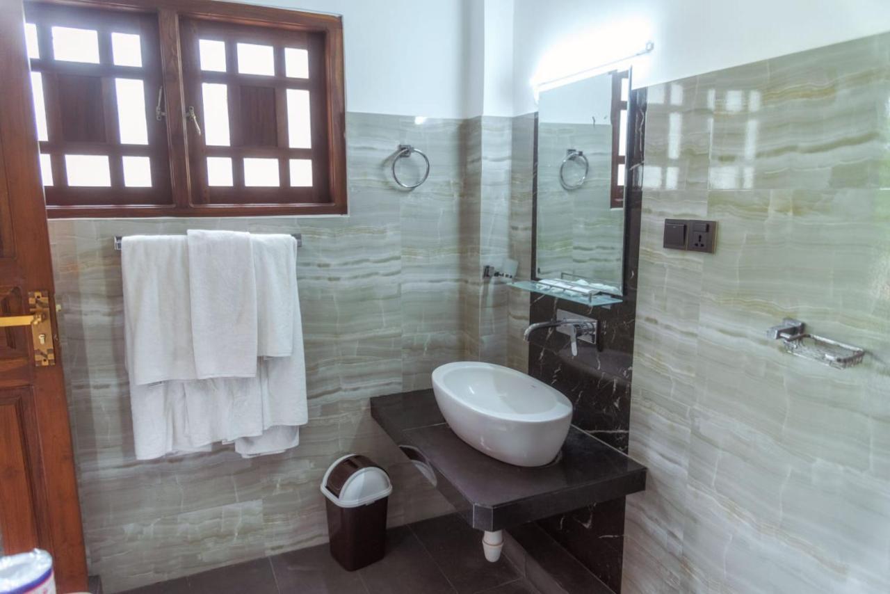 Hotel Golden Ray دامبولا المظهر الخارجي الصورة