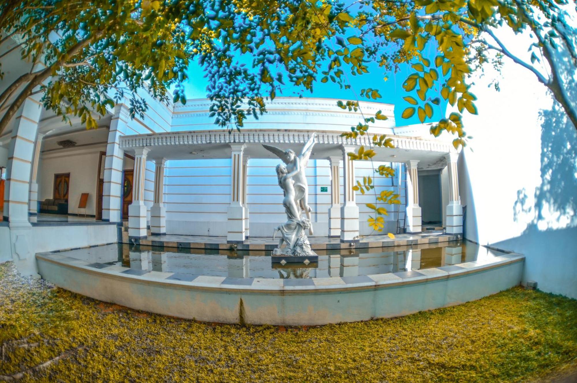 Hotel Golden Ray دامبولا المظهر الخارجي الصورة