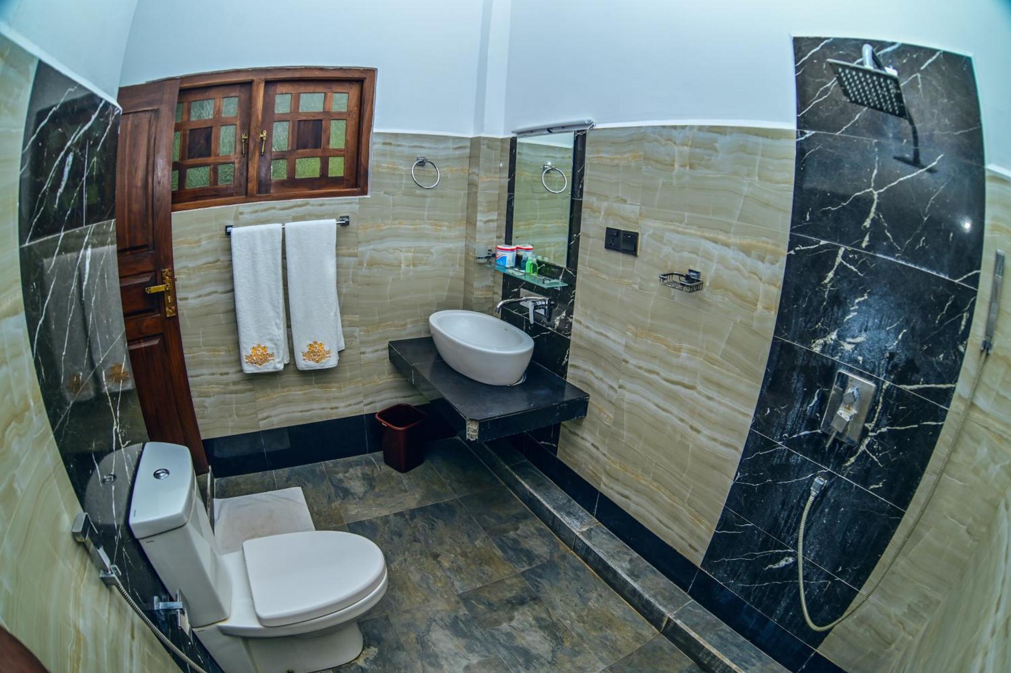 Hotel Golden Ray دامبولا المظهر الخارجي الصورة
