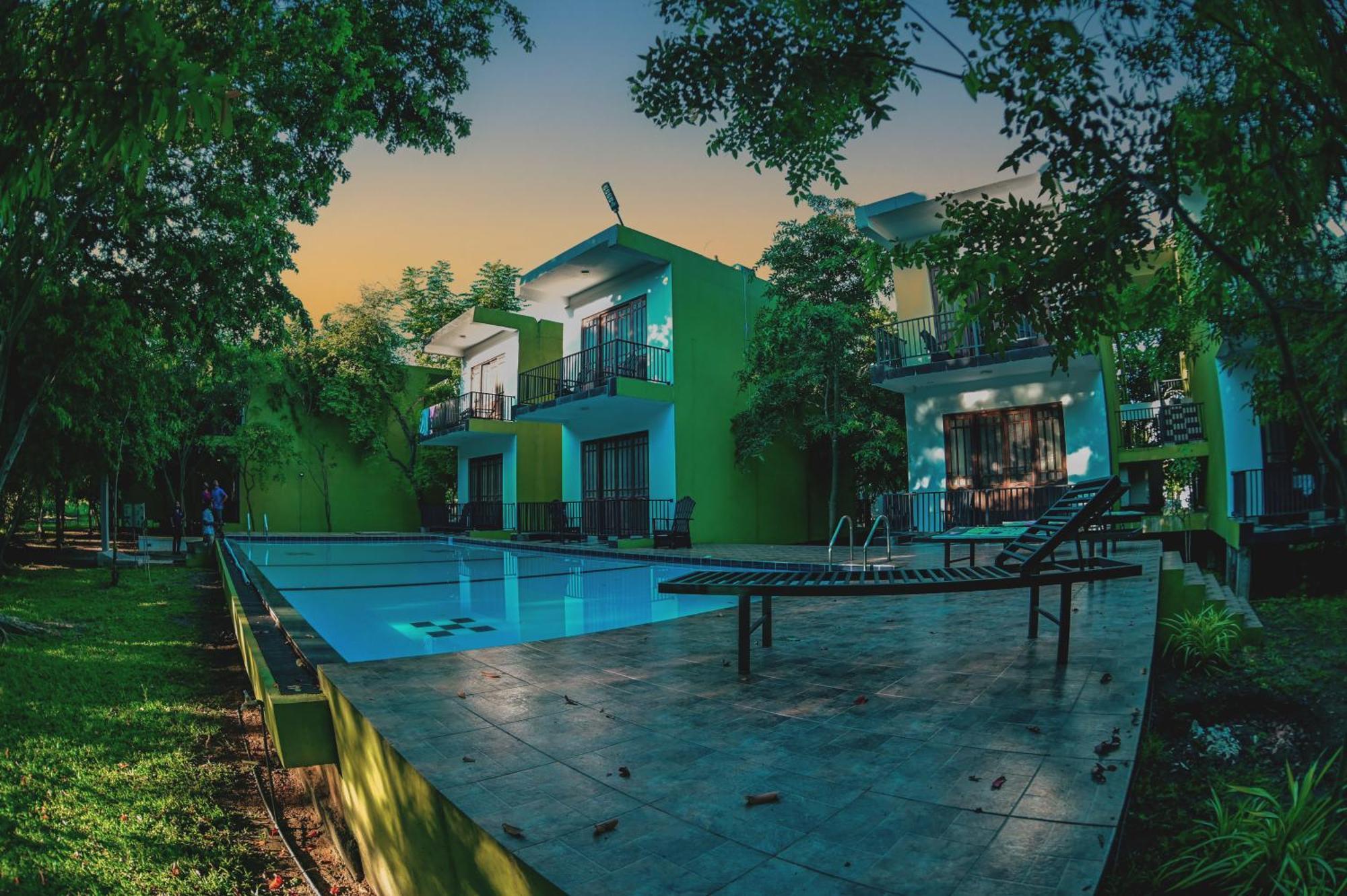 Hotel Golden Ray دامبولا المظهر الخارجي الصورة