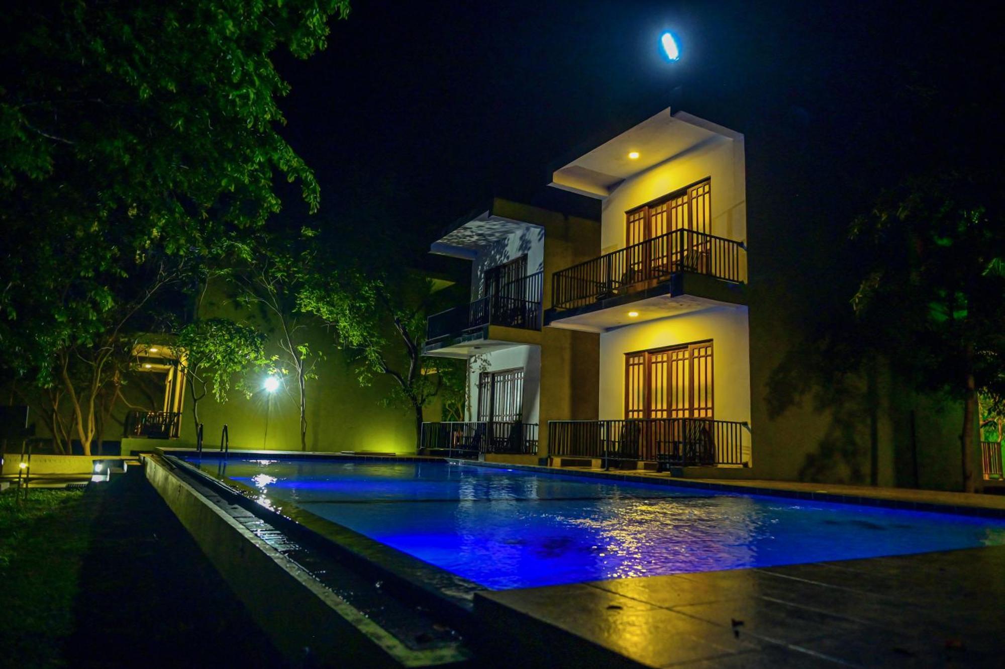 Hotel Golden Ray دامبولا المظهر الخارجي الصورة