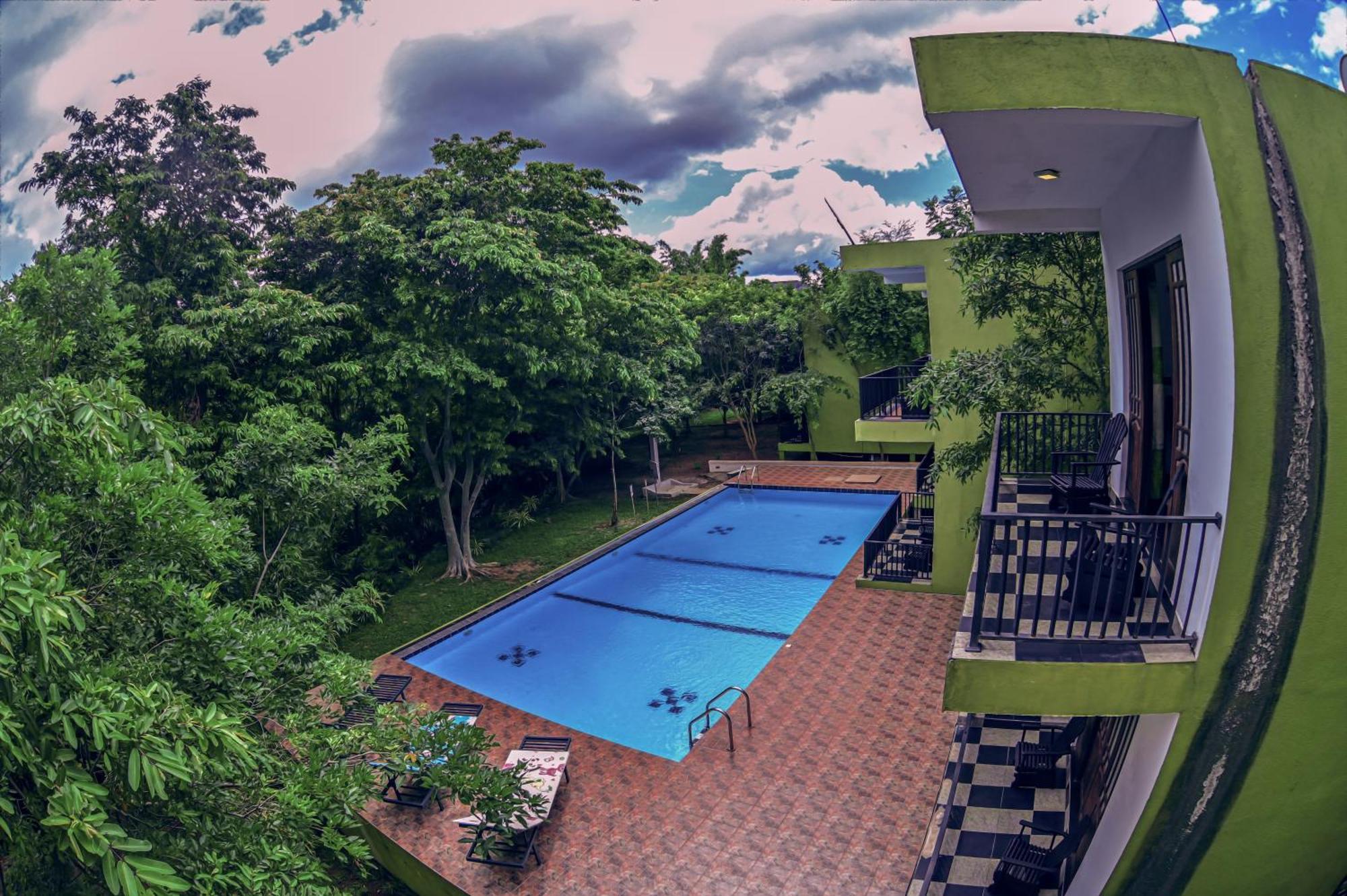 Hotel Golden Ray دامبولا المظهر الخارجي الصورة