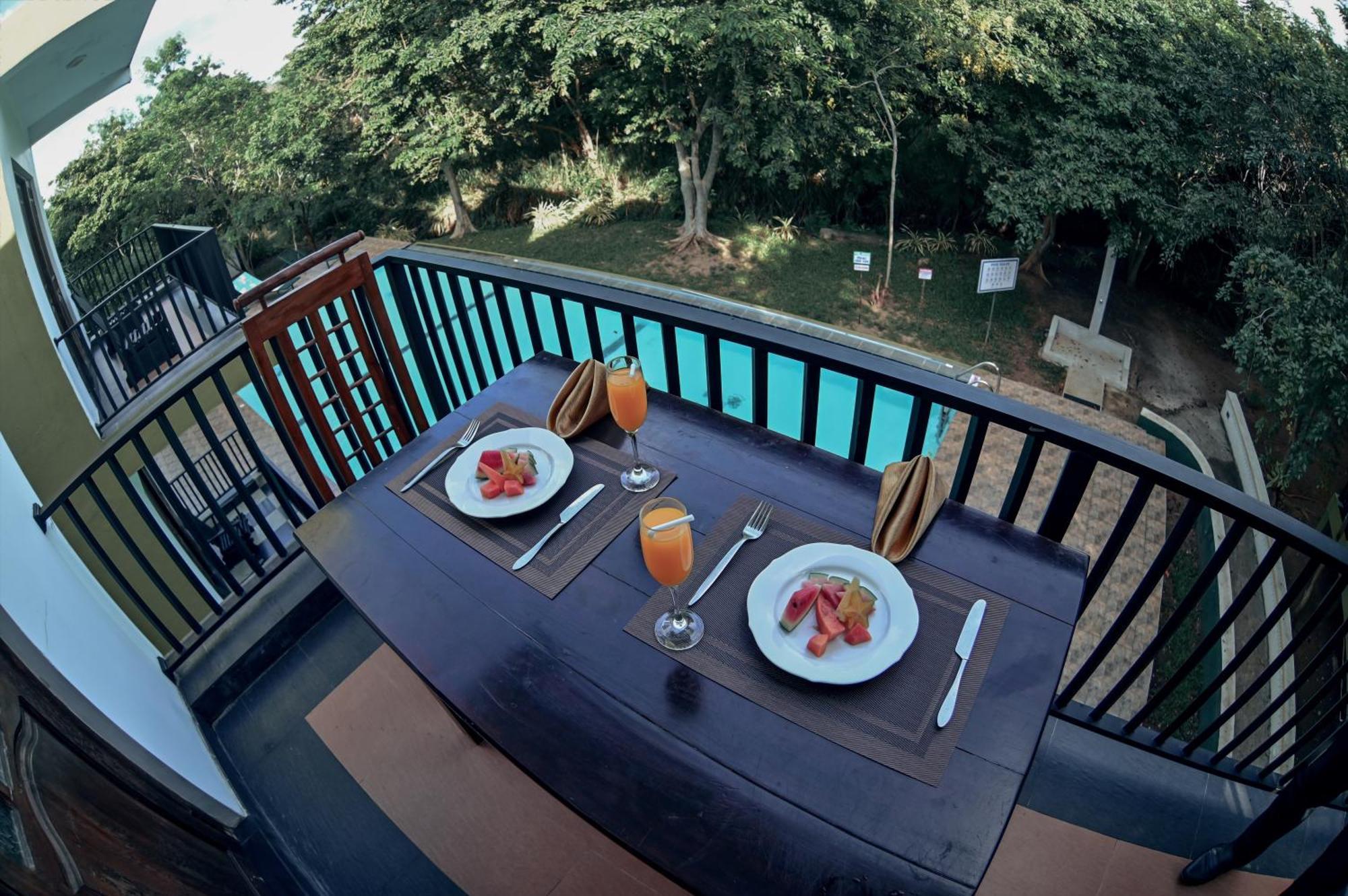 Hotel Golden Ray دامبولا المظهر الخارجي الصورة