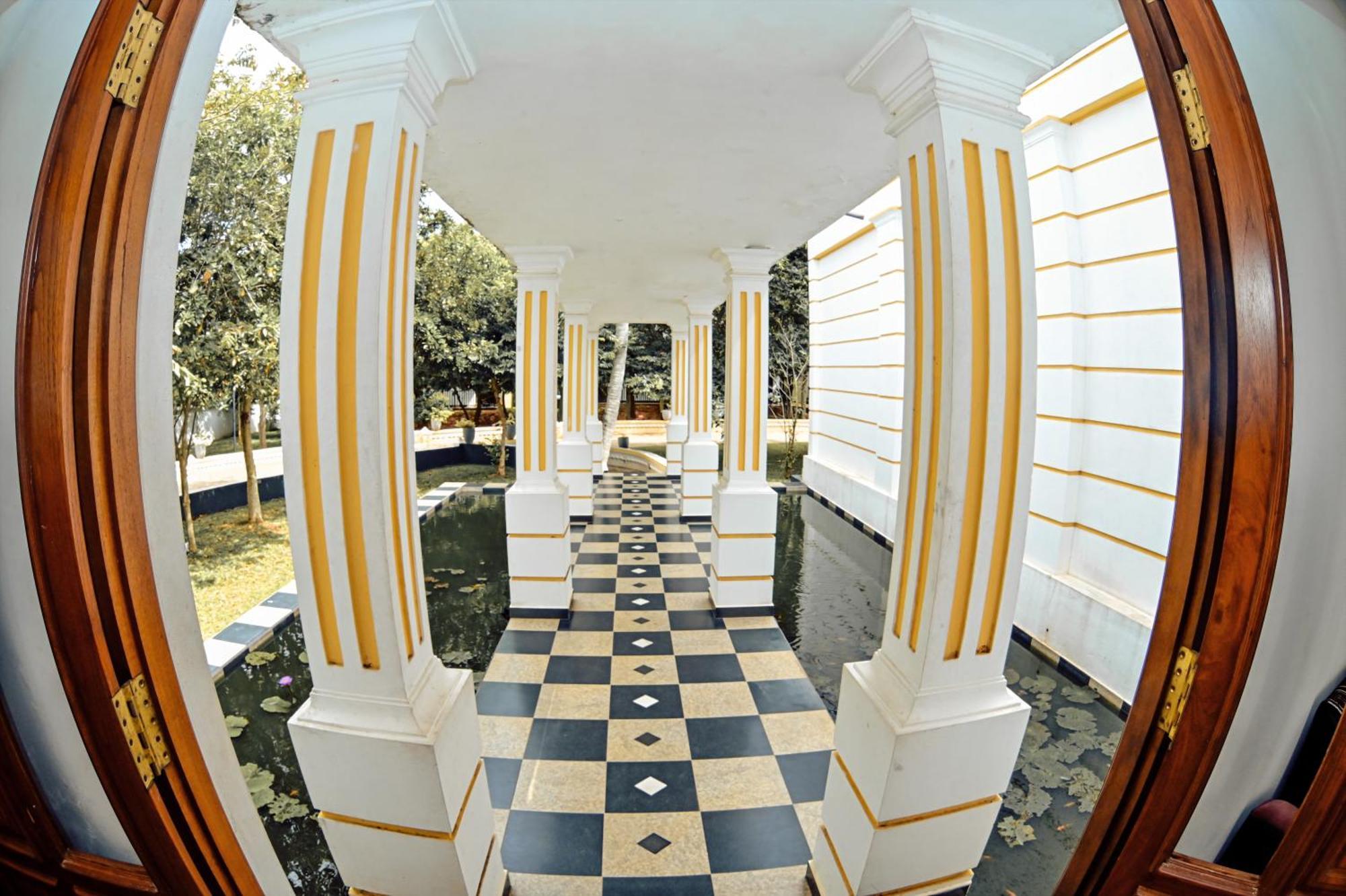 Hotel Golden Ray دامبولا المظهر الخارجي الصورة